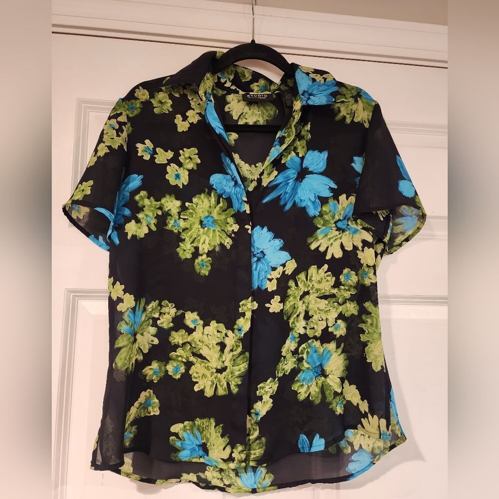 Liz Claiborne black floral sheer button up blouse Size 10
